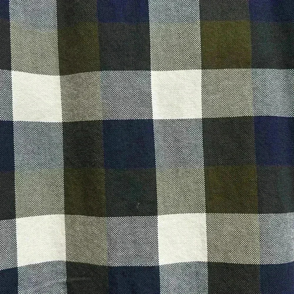 BNWOT-Tommy Hilfiger Men’s long sleeves flannel button down shirts size  M - Picture 3 of 3